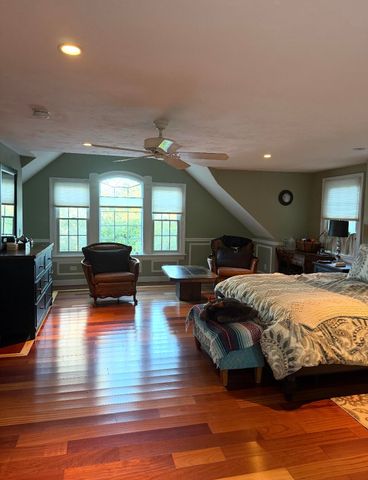 15 Tobisset Street, Mashpee, MA 02649