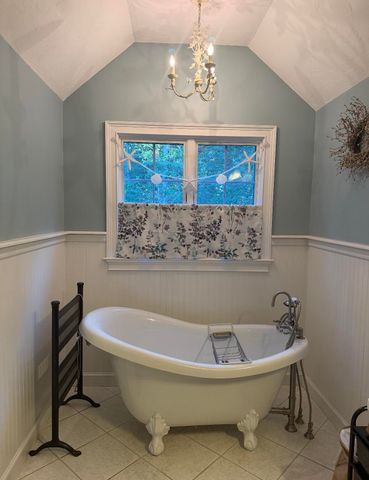 15 Tobisset Street, Mashpee, MA 02649