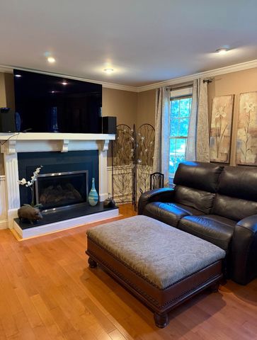 15 Tobisset Street, Mashpee, MA 02649