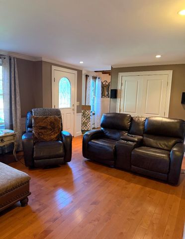 15 Tobisset Street, Mashpee, MA 02649