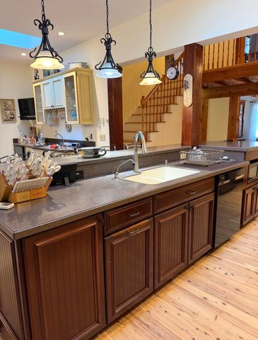 15 Tobisset Street, Mashpee, MA 02649