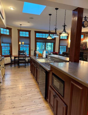 15 Tobisset Street, Mashpee, MA 02649