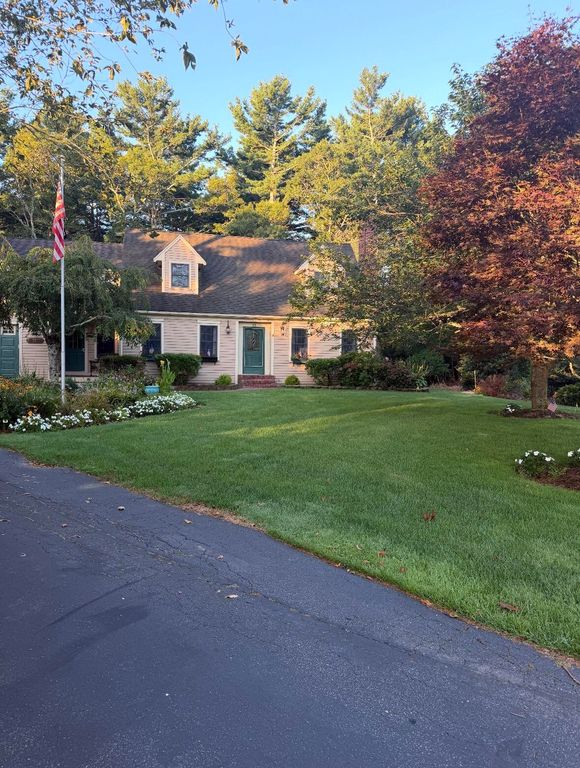 15 Tobisset Street, Mashpee, MA 02649