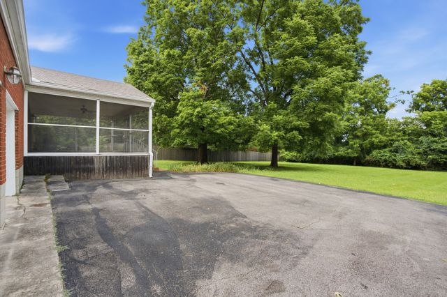 502 N Marthona Rd, Madison, TN 37115
