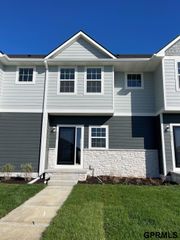 4609 Leawood Court, Bellevue, NE 68133