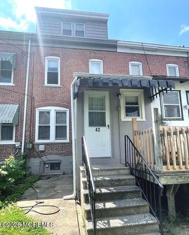 42 3rd Avenue, Roebling, NJ 08554