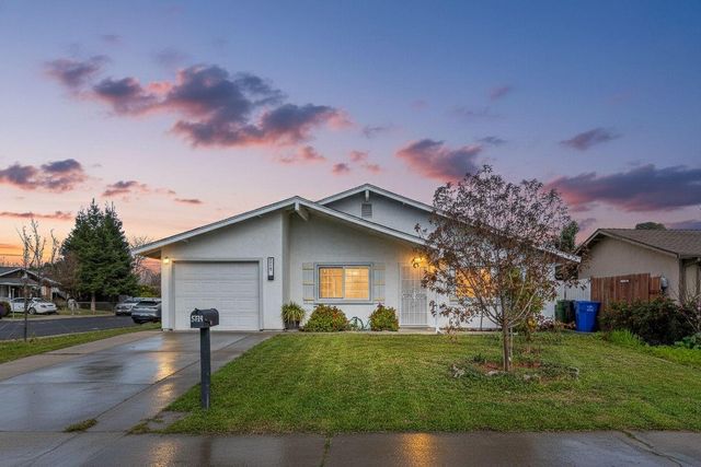 8751 Torrey Way, Elk Grove, CA 95624