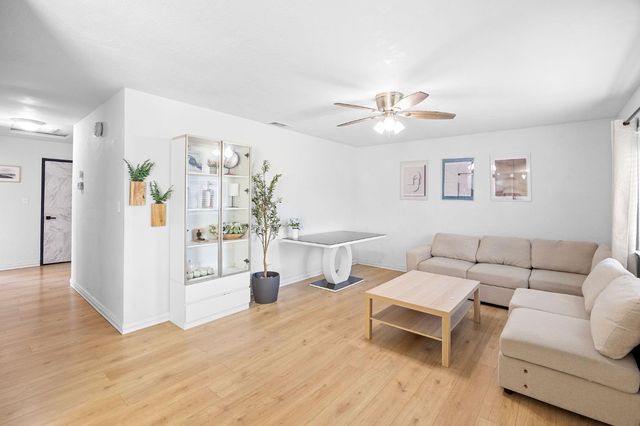 8751 Torrey Way, Elk Grove, CA 95624