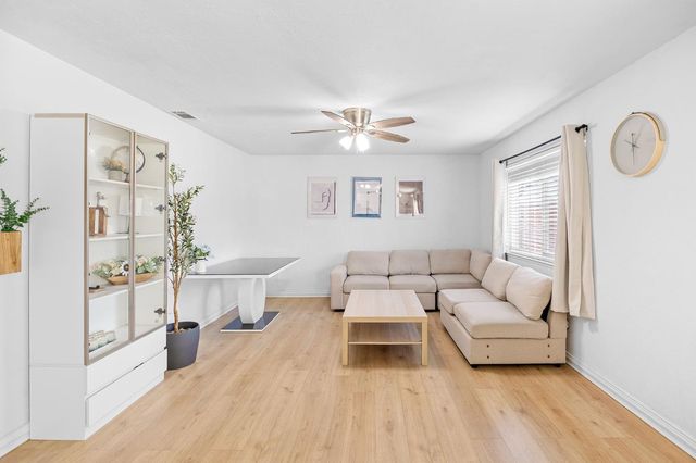 8751 Torrey Way, Elk Grove, CA 95624