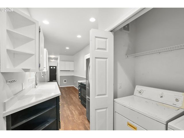 8165 Ne WILKINS St, Hillsboro, OR 97006