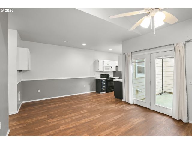 8165 Ne WILKINS St, Hillsboro, OR 97006