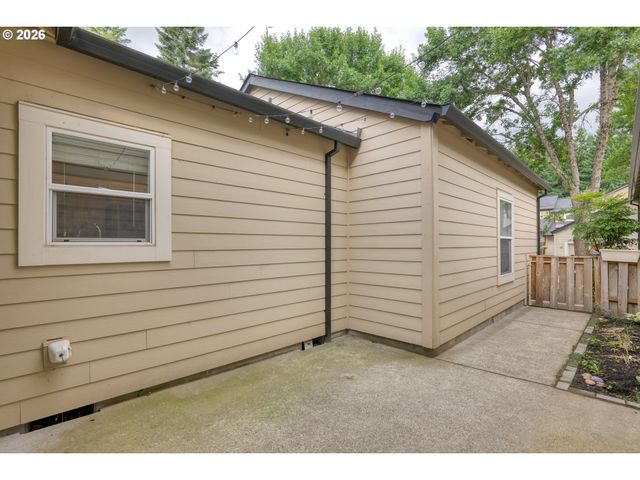 8165 Ne WILKINS St, Hillsboro, OR 97006