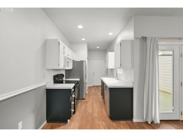 8165 Ne WILKINS St, Hillsboro, OR 97006
