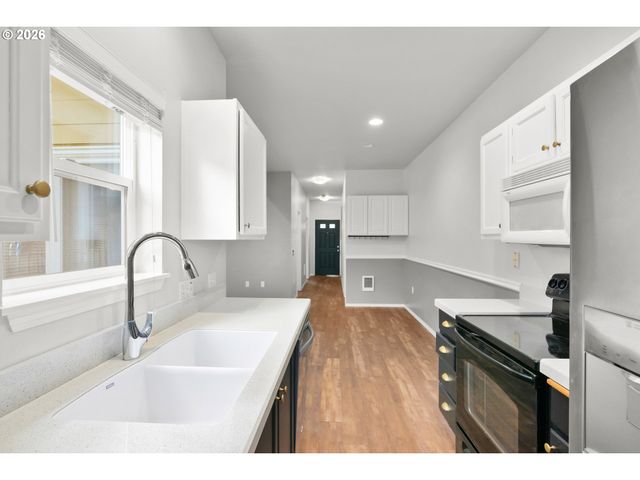 8165 Ne WILKINS St, Hillsboro, OR 97006