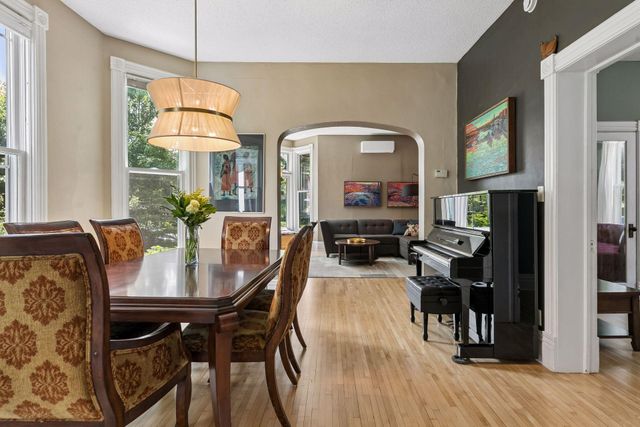 1045 Van Slyke Avenue, Saint Paul, MN 55103