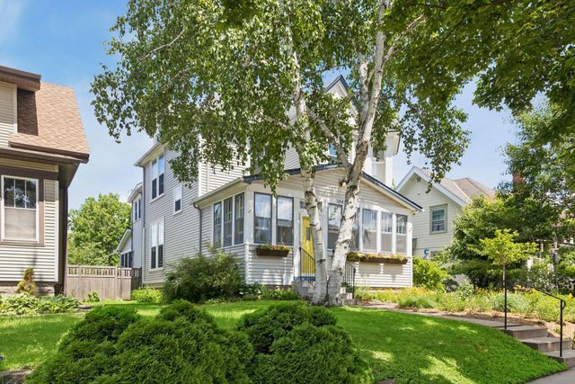 1045 Van Slyke Avenue, Saint Paul, MN 55103