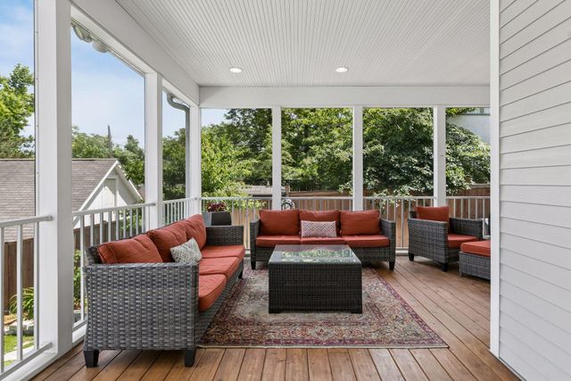 1045 Van Slyke Avenue, Saint Paul, MN 55103