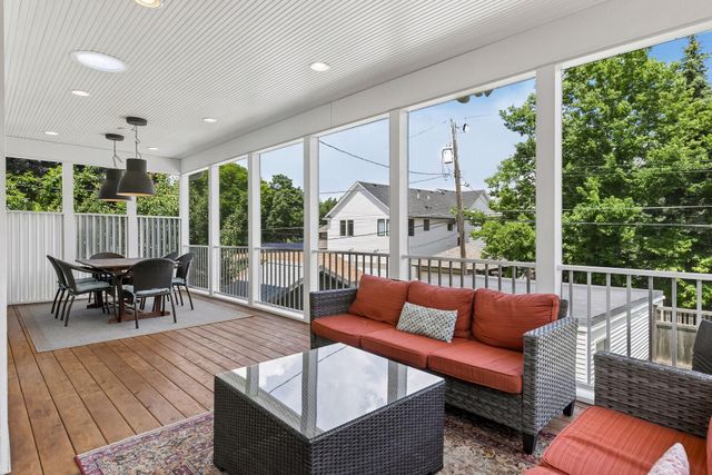 1045 Van Slyke Avenue, Saint Paul, MN 55103