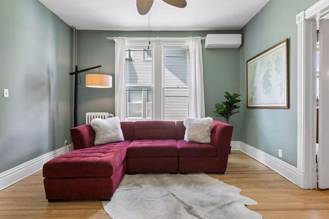 1045 Van Slyke Avenue, Saint Paul, MN 55103