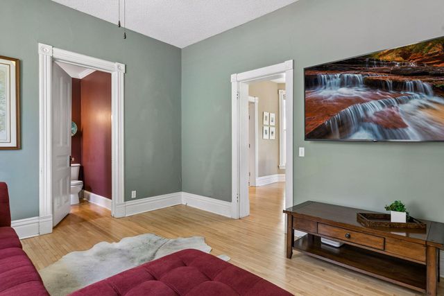 1045 Van Slyke Avenue, Saint Paul, MN 55103