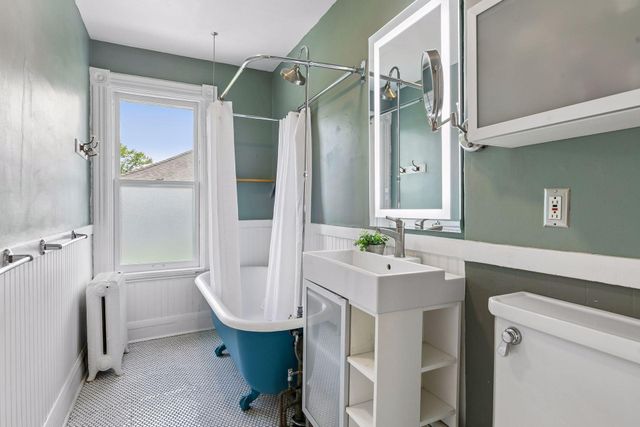 1045 Van Slyke Avenue, Saint Paul, MN 55103