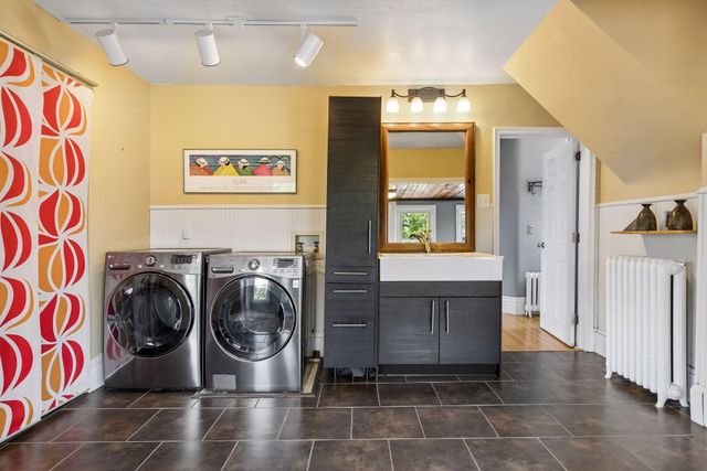 1045 Van Slyke Avenue, Saint Paul, MN 55103