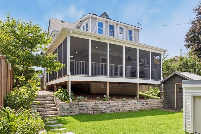 1045 Van Slyke Avenue, Saint Paul, MN 55103