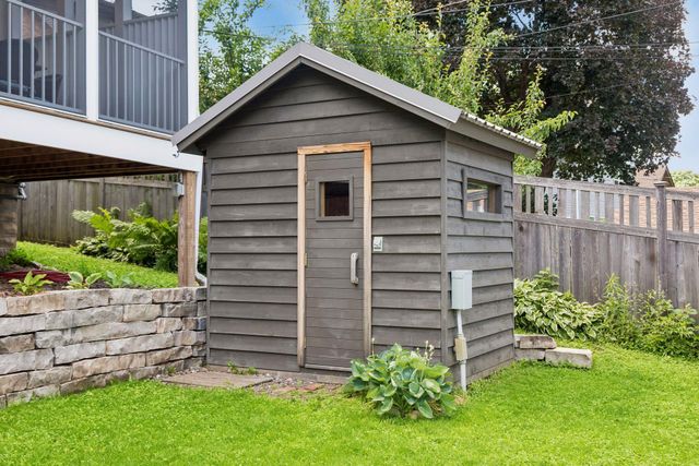 1045 Van Slyke Avenue, Saint Paul, MN 55103