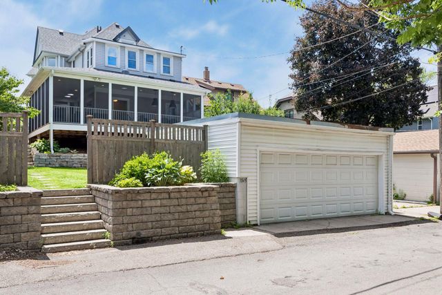 1045 Van Slyke Avenue, Saint Paul, MN 55103