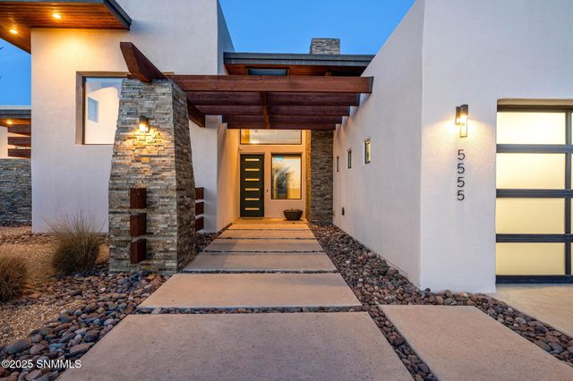 5555 Via Segura, Las Cruces, NM 88011