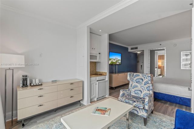 4401 COLLINS AVE 1007, Miami Beach, FL 33140