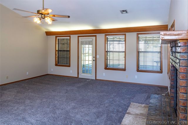 521 Rockwood Drive, Kiefer, OK 74041
