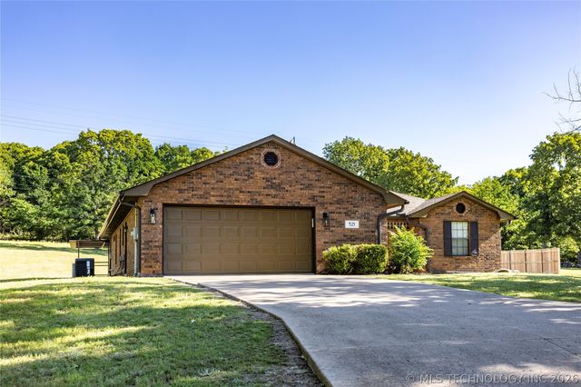 521 Rockwood Drive, Kiefer, OK 74041