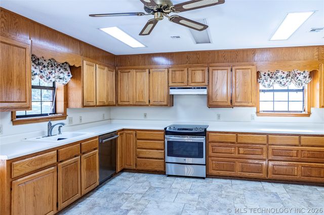521 Rockwood Drive, Kiefer, OK 74041
