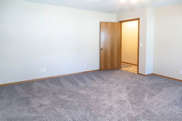 521 Rockwood Drive, Kiefer, OK 74041