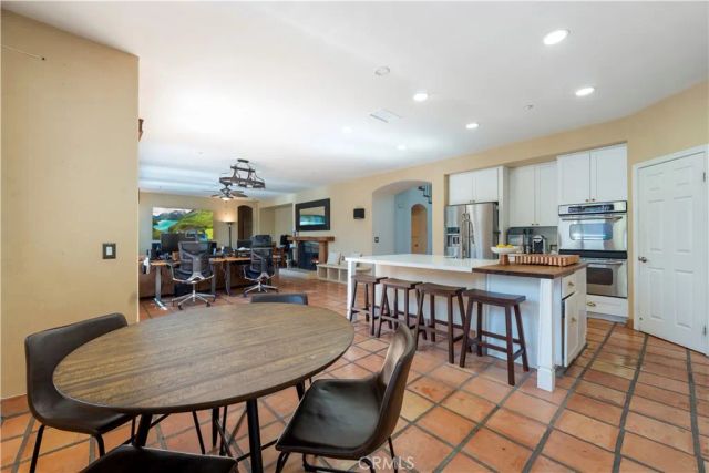 505 Acacia Court, Redlands, CA 92373