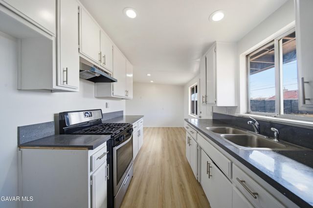 8232 Dogwood Avenue, California City, CA 93505