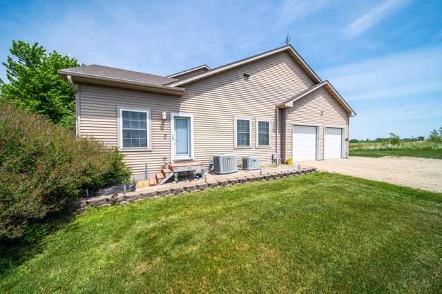 8229 10th Street SW, Byron, MN 55920