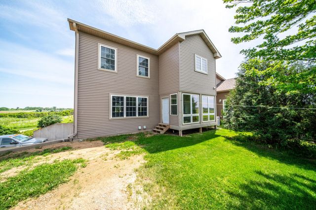 8229 10th Street SW, Byron, MN 55920