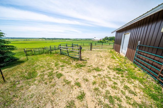 8229 10th Street SW, Byron, MN 55920