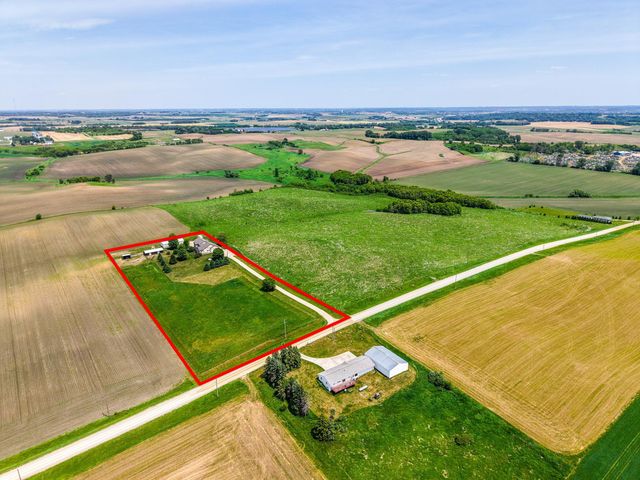 8229 10th Street SW, Byron, MN 55920