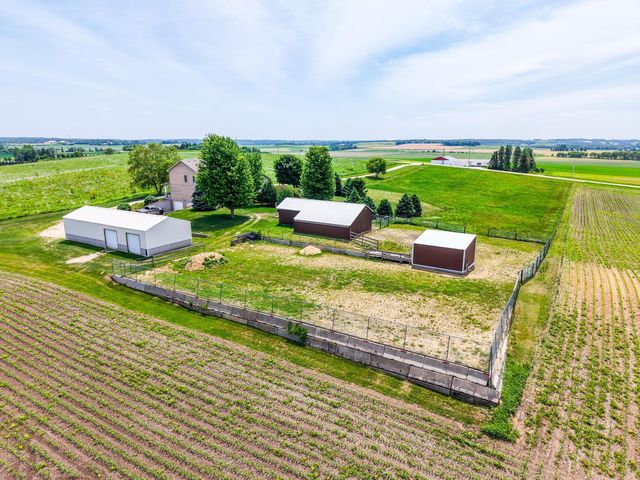 8229 10th Street SW, Byron, MN 55920