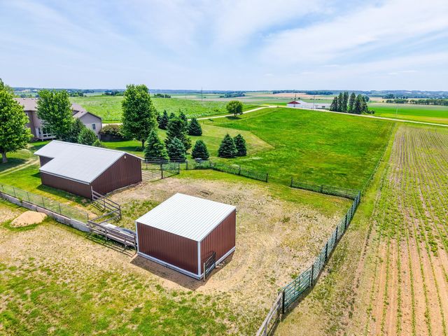8229 10th Street SW, Byron, MN 55920