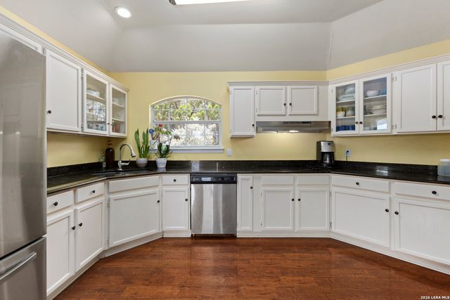 136 LAKERIDGE LOOP, Lakehills, TX 78063