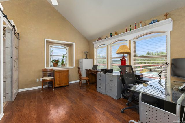 136 LAKERIDGE LOOP, Lakehills, TX 78063