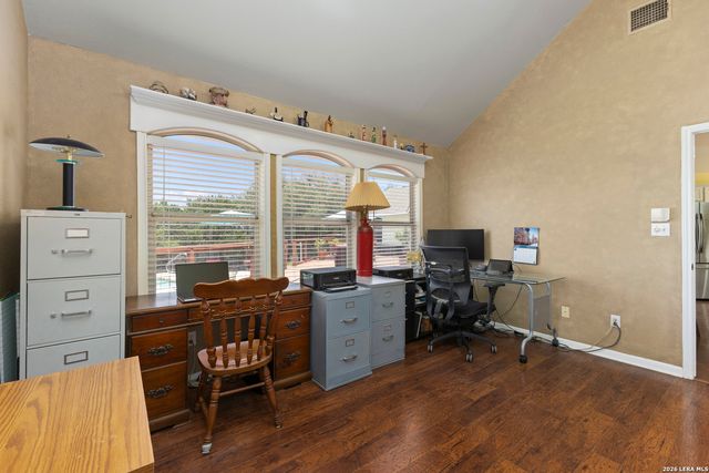136 LAKERIDGE LOOP, Lakehills, TX 78063