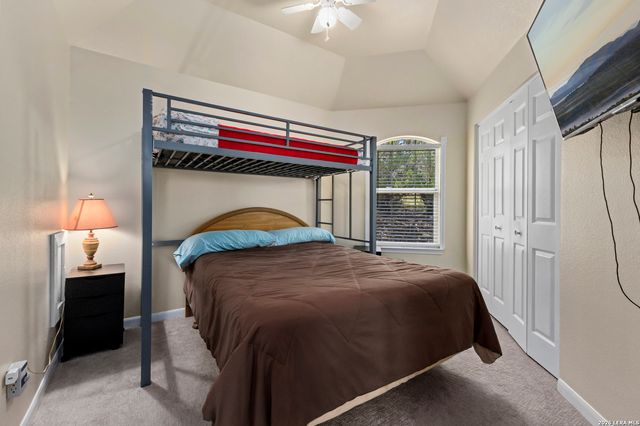 136 LAKERIDGE LOOP, Lakehills, TX 78063