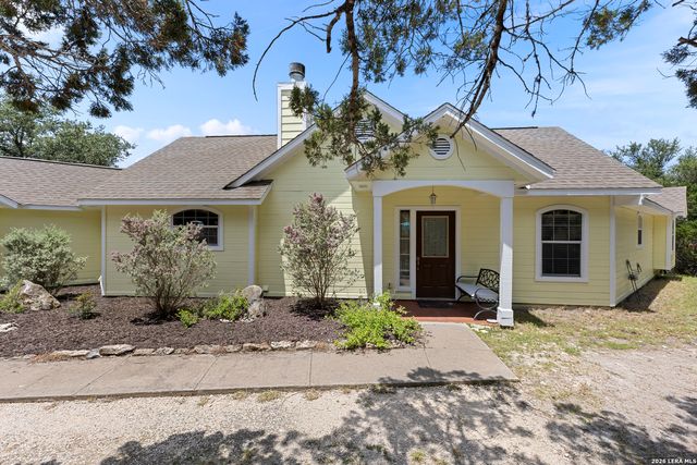 136 LAKERIDGE LOOP, Lakehills, TX 78063