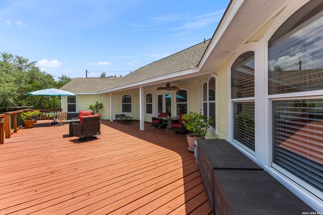 136 LAKERIDGE LOOP, Lakehills, TX 78063