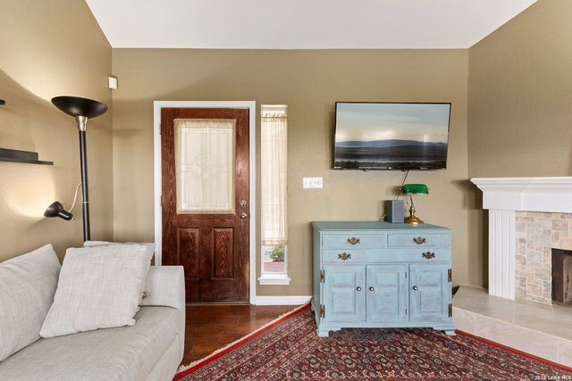 136 LAKERIDGE LOOP, Lakehills, TX 78063